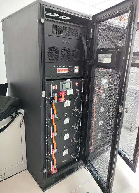 192-V-384-V-USV-Power-Backup-Lithium-Ionen-Batterie-Cluster-Anwendung