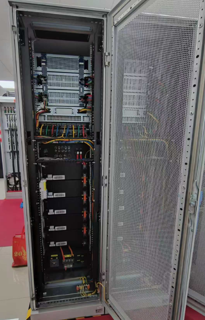 192-V-384-V-USV-Notstrom-Lithium-Ionen-Batterie-Cluster-Anwendung2