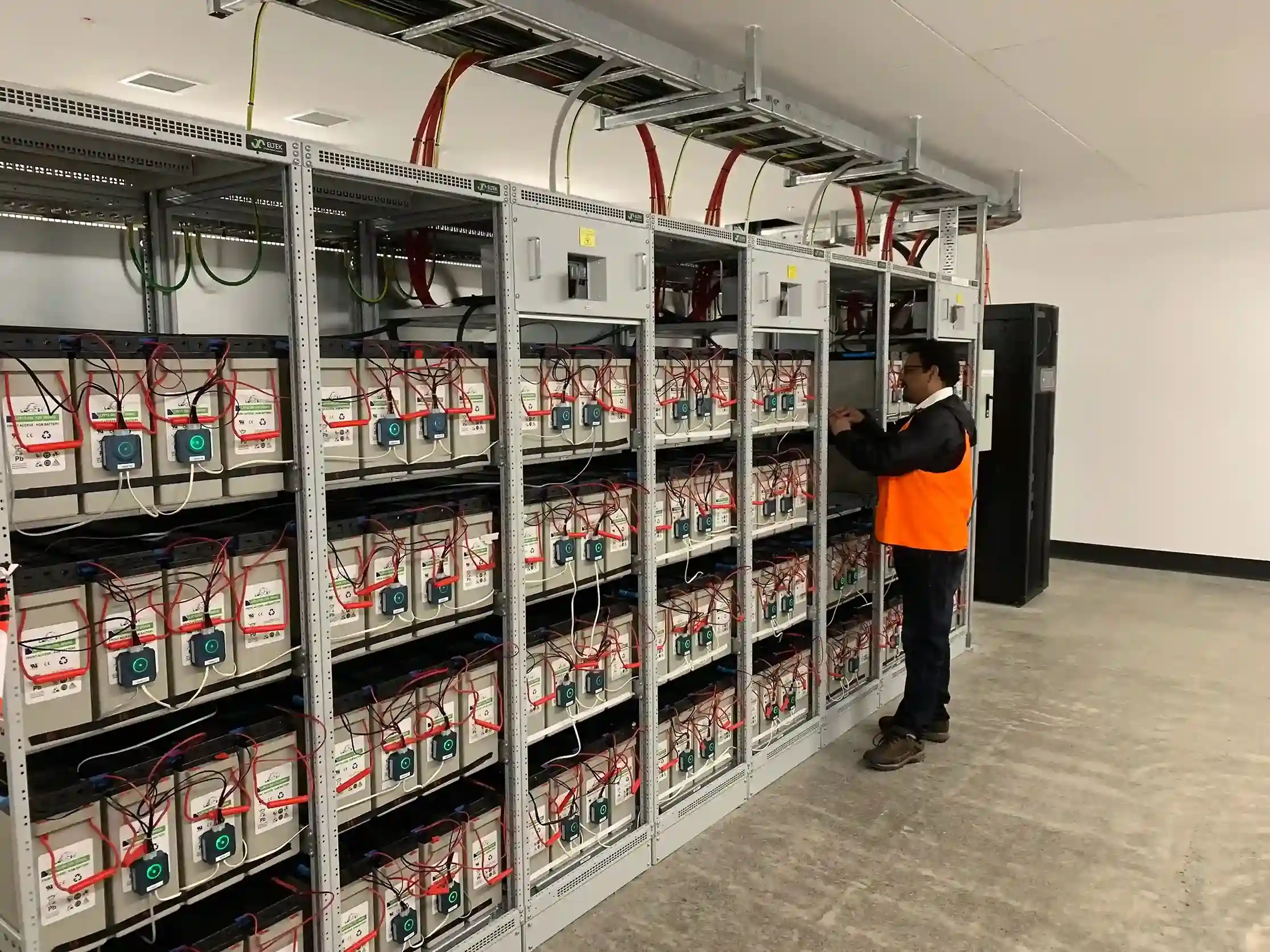 Innenwiderstand der USV-Batterie: Wann sollten Sie sie ersetzen? 